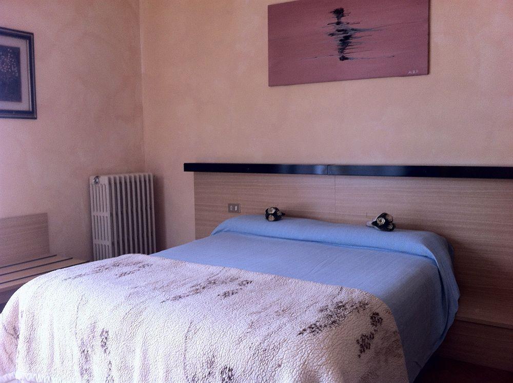 Guest House Villa De Ros Salò Zewnętrze zdjęcie