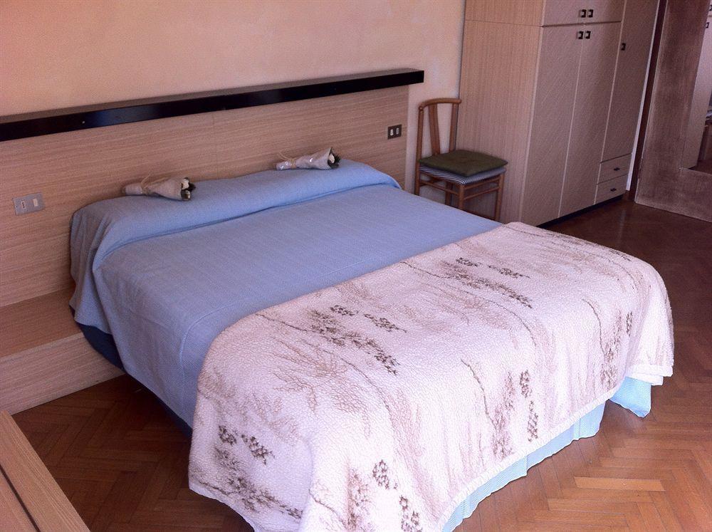 Guest House Villa De Ros Salò Zewnętrze zdjęcie